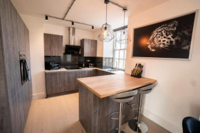 Trendy 1 Bedroom Apartment With Large Terrace Area